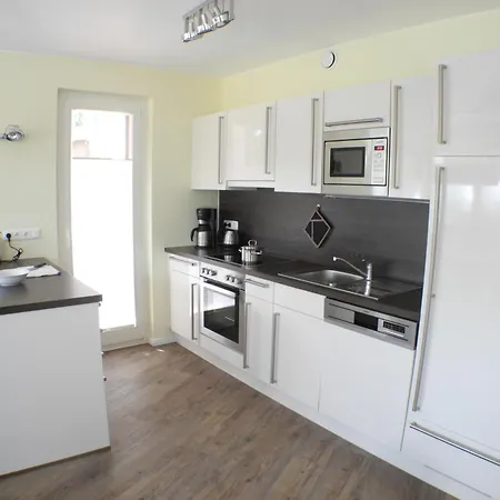 Strandvilla 18 - Strandgefluester Apartman Baabe